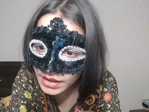 roouse – webcam model profile photo Image 2