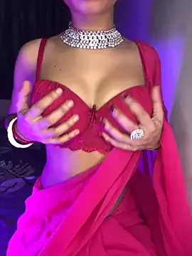  – webcam model profile photo Image 4