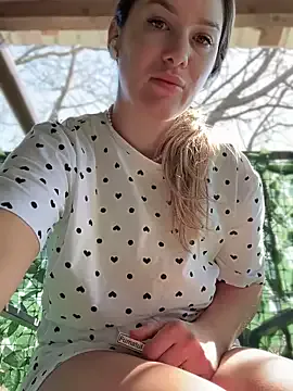 HotXMom Image 5