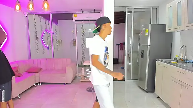 NATINATU252525 – webcam model profile photo Image 2