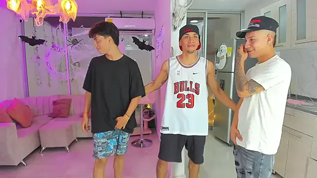 NATINATU252525 – webcam model profile photo Image 3