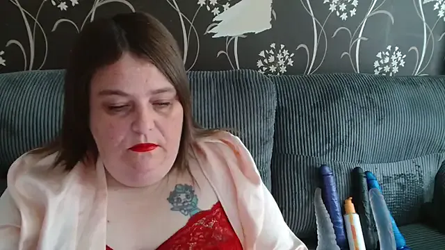 nikkiloveee – webcam model profile photo Image 10