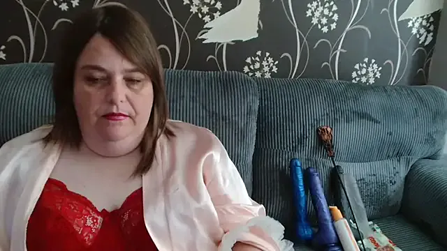 nikkiloveee – webcam model profile photo Image 2