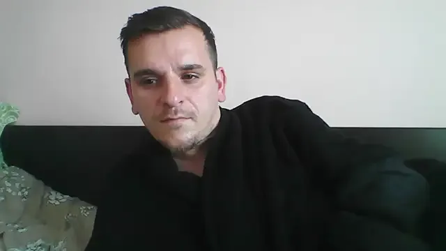 Huge_cock22cm on FreeCamNet