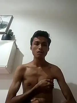  – webcam model profile photo Image 4