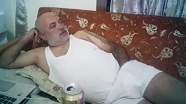 roouse – webcam model profile photo Image 11