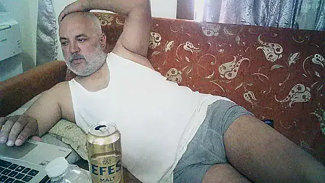 roouse – webcam model profile photo Image 12