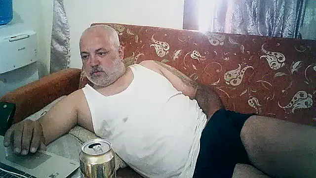 roouse – webcam model profile photo Image 2