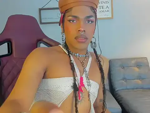 NATINATU252525 – webcam model profile photo Image 4