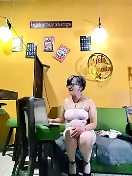 Mia--meow – webcam model profile photo Image 15