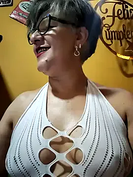 Mia--meow – webcam model profile photo Image 4