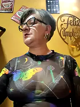 Mia--meow – webcam model profile photo Image 9