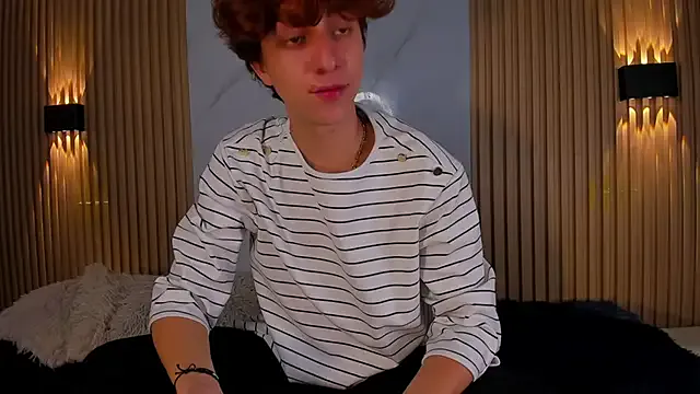 PumaShyXD – webcam model profile photo Image 5