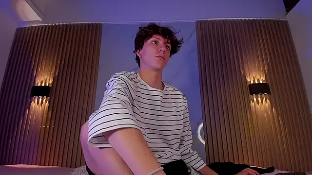 PumaShyXD – webcam model profile photo Image 8