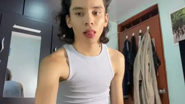 Nonchan_ – webcam model profile photo Image 11