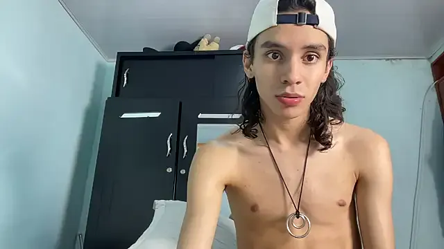 Nonchan_ – webcam model profile photo Image 2