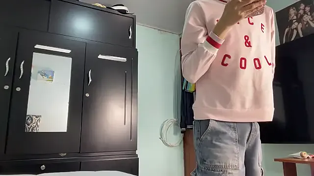 Nonchan_ – webcam model profile photo Image 3