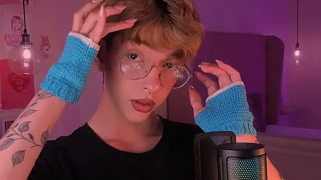 roouse – webcam model profile photo Image 19