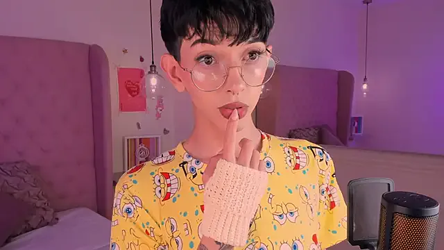  – webcam model profile photo Image 3