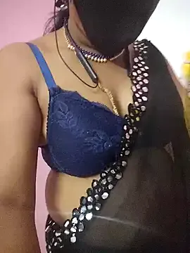 QoMeioQ – webcam model profile photo Image 8