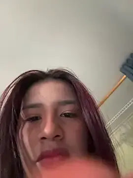 LilyWhite_fr – webcam model profile photo Image 5