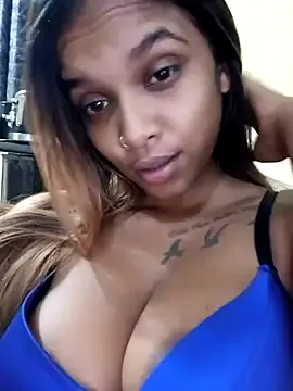 roouse – webcam model profile photo Image 18