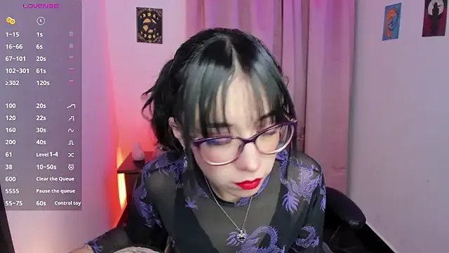  – webcam model profile photo Image 14