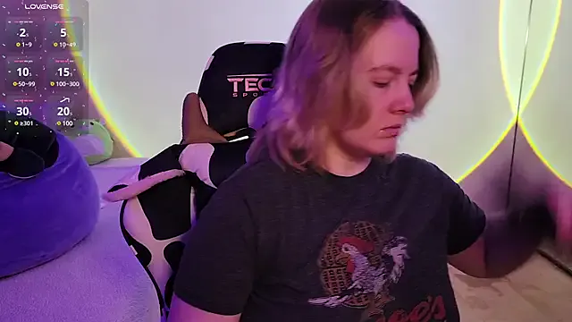 Megu_Melon – webcam model profile photo Image 10