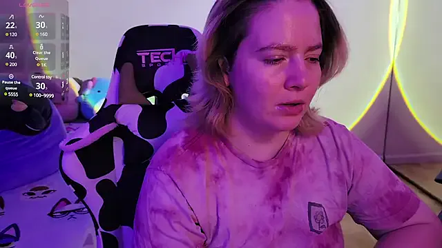 Megu_Melon – webcam model profile photo Image 2