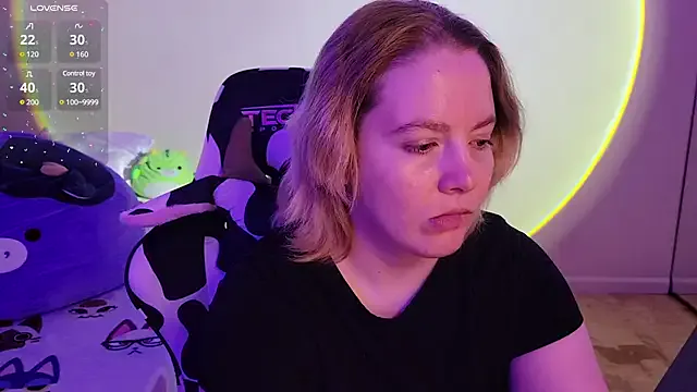 Megu_Melon – webcam model profile photo Image 6