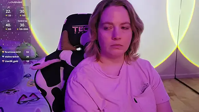 Megu_Melon – webcam model profile photo Image 8