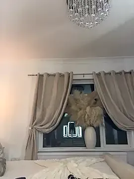 NANA_7 – webcam model profile photo Image 12