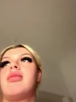 NANA_7 – webcam model profile photo Image 13