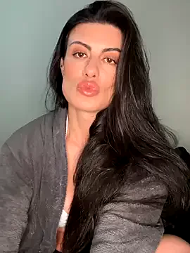 _Alicee_1 – webcam model profile photo Image 14