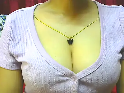 roouse – webcam model profile photo Image 16