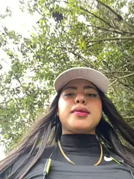 roouse – webcam model profile photo Image 12