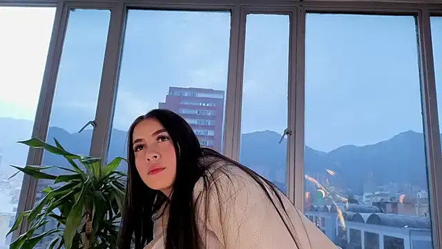 Isabella_Varella – webcam model profile photo Image 5