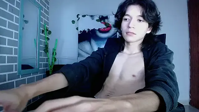  – webcam model profile photo Image 3