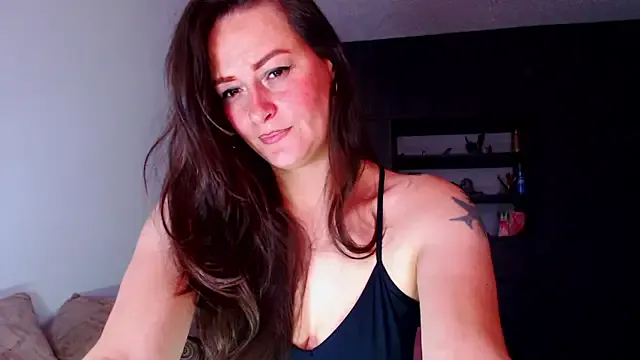 _Alice_1 – webcam model profile photo Image 13