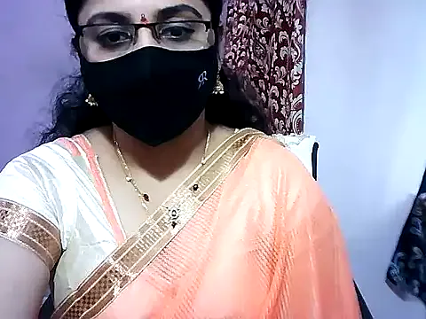 hina_porn – webcam model profile photo Image 5