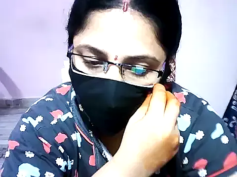 hina_porn – webcam model profile photo Image 7