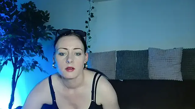 Jasmin-White Image 19