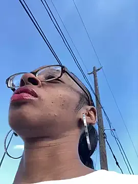 DollyTall – webcam model profile photo Image 19