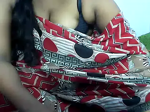roouse – webcam model profile photo Image 12