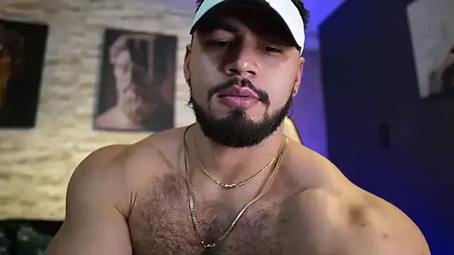 roouse – webcam model profile photo Image 12