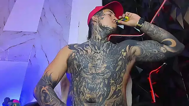 Take1668 – webcam model profile photo Image 2