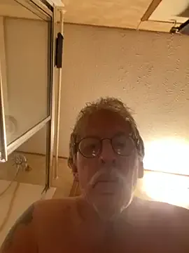roouse – webcam model profile photo Image 6