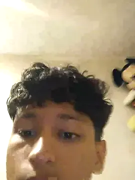 roouse – webcam model profile photo Image 10