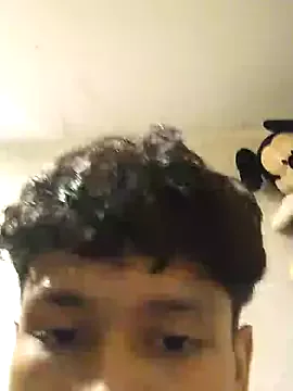 roouse – webcam model profile photo Image 11