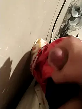 roouse – webcam model profile photo Image 4